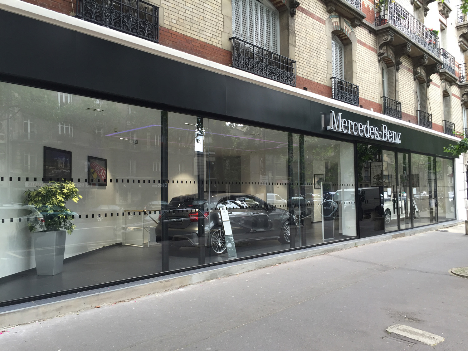 Remplacement de vitrine de boutique commerciale